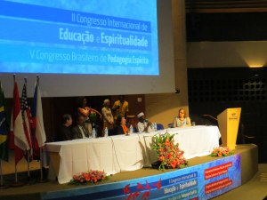 Mesa inter-religiosa no V Congresso Brasileiro de Pedagogia Espírita e II Congresso Internacional de Educação e Espiritualidade, promovido pela Associação Brasileira de Pedagogia Espírita (abril de 2014)